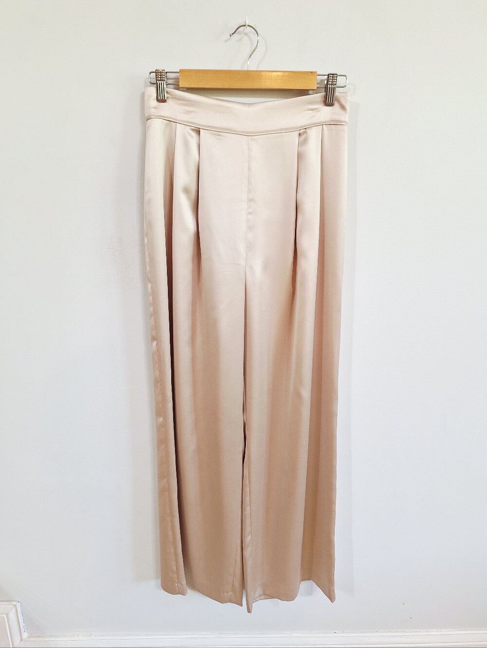 Gianni Bini High Waisted Wide Leg Satin Trousers - Size 4 - Picture 2 of 9